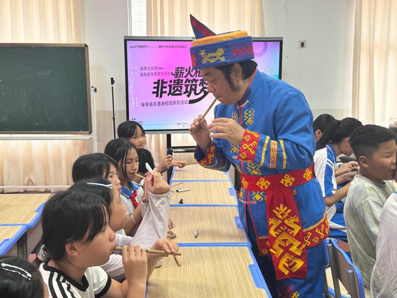 黎族传统文化走进校园