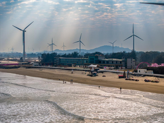 图为农业银行漳州分行支持的漳浦六鳌海上风电二期项目
