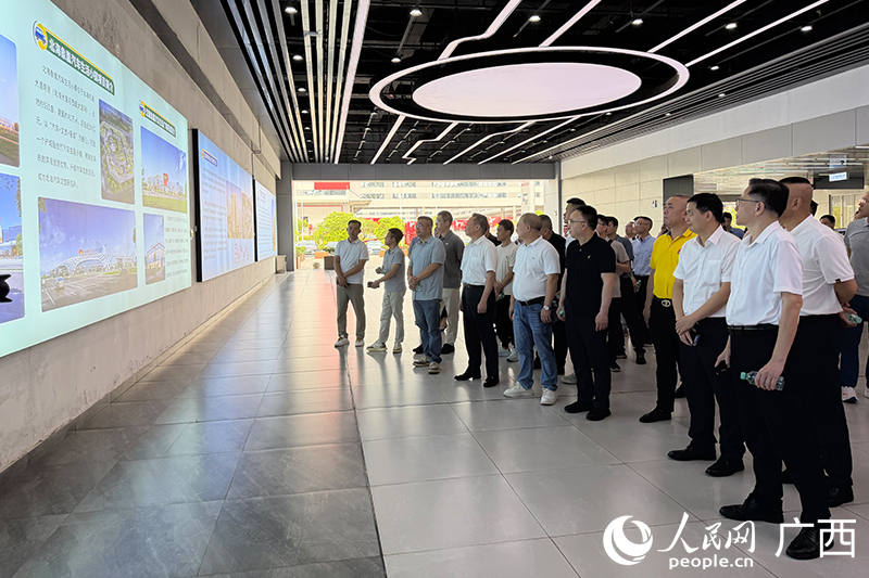 “桂商出海”专班首场对接活动走进广西现代物流集团