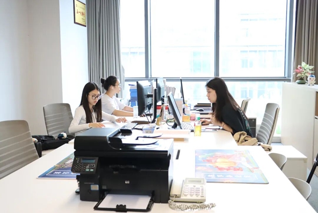 通过运营管理公司，街道将服务企业的触角延伸到园区一线。长乐趣融媒体中心供图