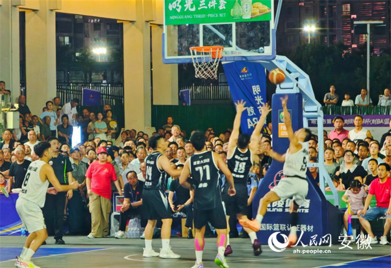 第四届“剋街·一嘉亲杯”篮球赛俱乐部组总决赛现场